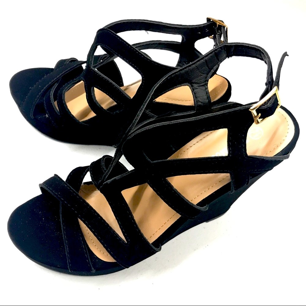 EUC TOP Moda Black Wedge Heels